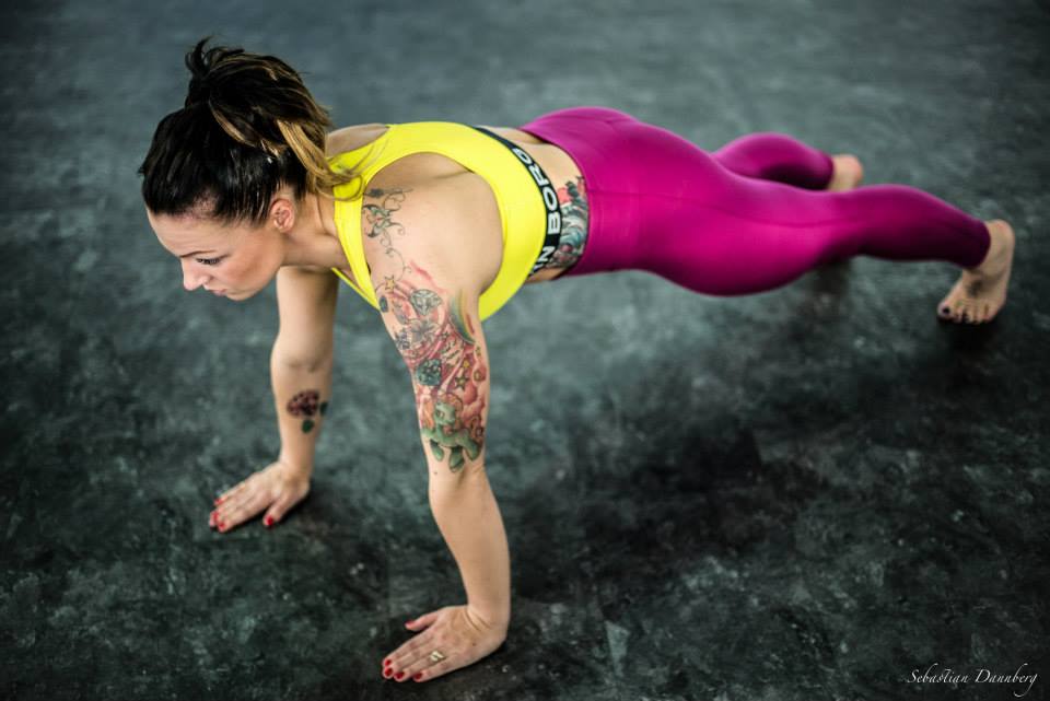 Kotitekoinen nuori musta porno