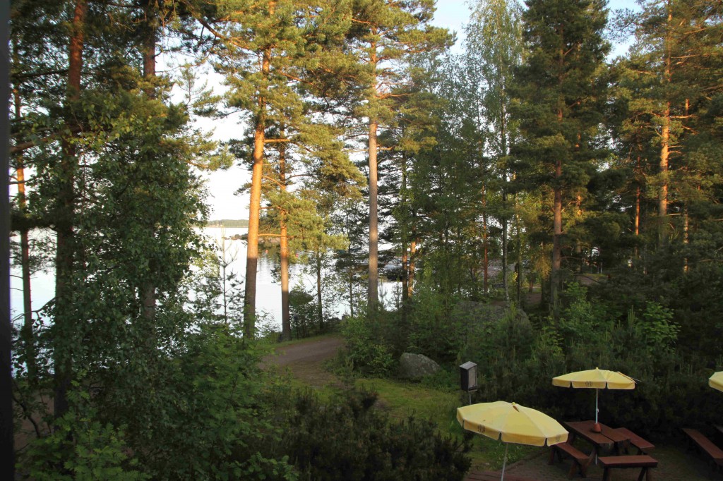 Haminasta matka jatkui Kotkan kautta Pyhtäälle. Maisema meidän hotellihuoneen parvekkeelta.