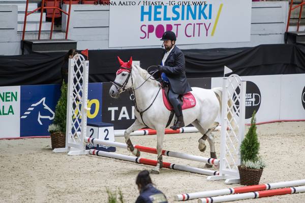 Ketterästi polkee Unto, Untolla on kova kunto.