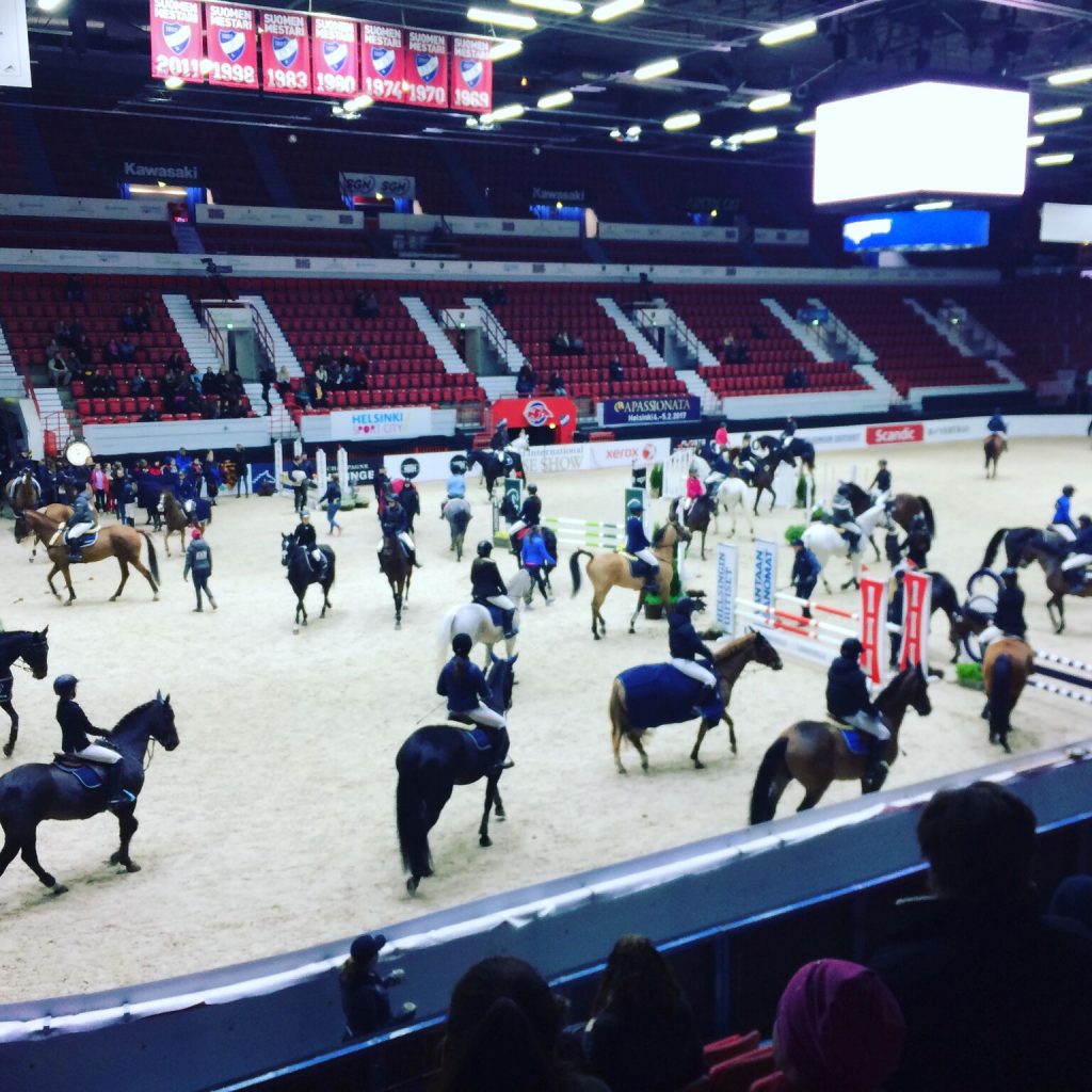 MITEN TÄMÄ HORSE SHOWKIN ON TÄLLÄ TAVALLA TEHTY?