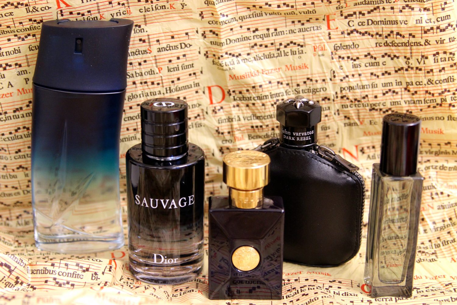 Kenzo Homme EdP 72 e Dior Sauvage EdT 173,90 e Versace Dylan Blue 53 e John Varvatos Black Rebel EdT 98 e, Mr. Burberry 58 e