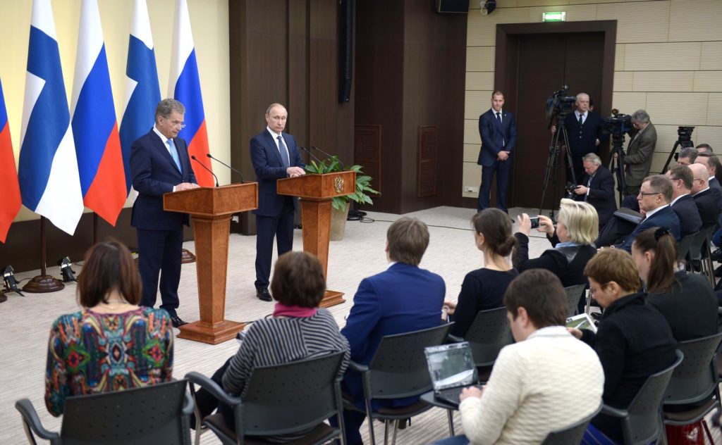 Presskonferens efter rysk-finskt samtal. Klicka på bilden för att komma till sidan med textad video. Bild: kremlin.ru.