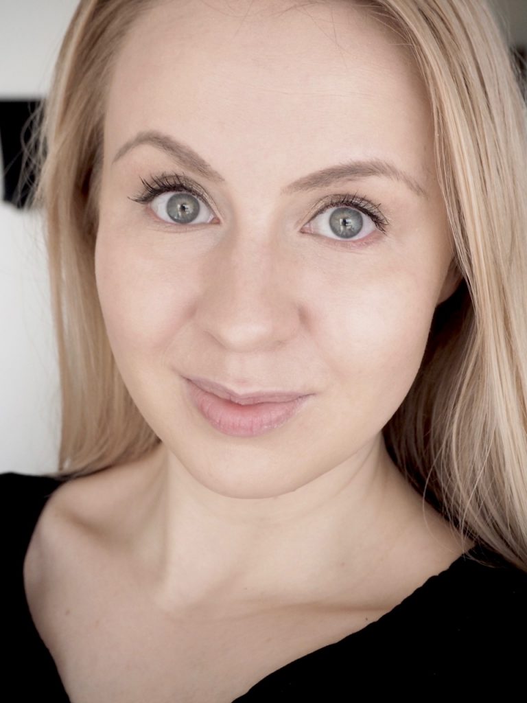 Ostolakossa Virve Vee tummat silmänaluset