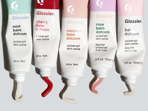 Ostolakossa Glossier tuotteet